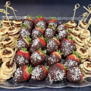 Плато Микс Ягоди с Шоколадова Глазура и Мини Сладки Палачинки